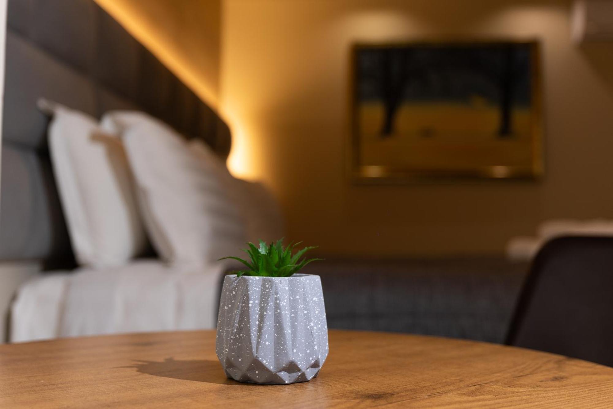 4R Colombo Hotel Τίρανα Εξωτερικό φωτογραφία