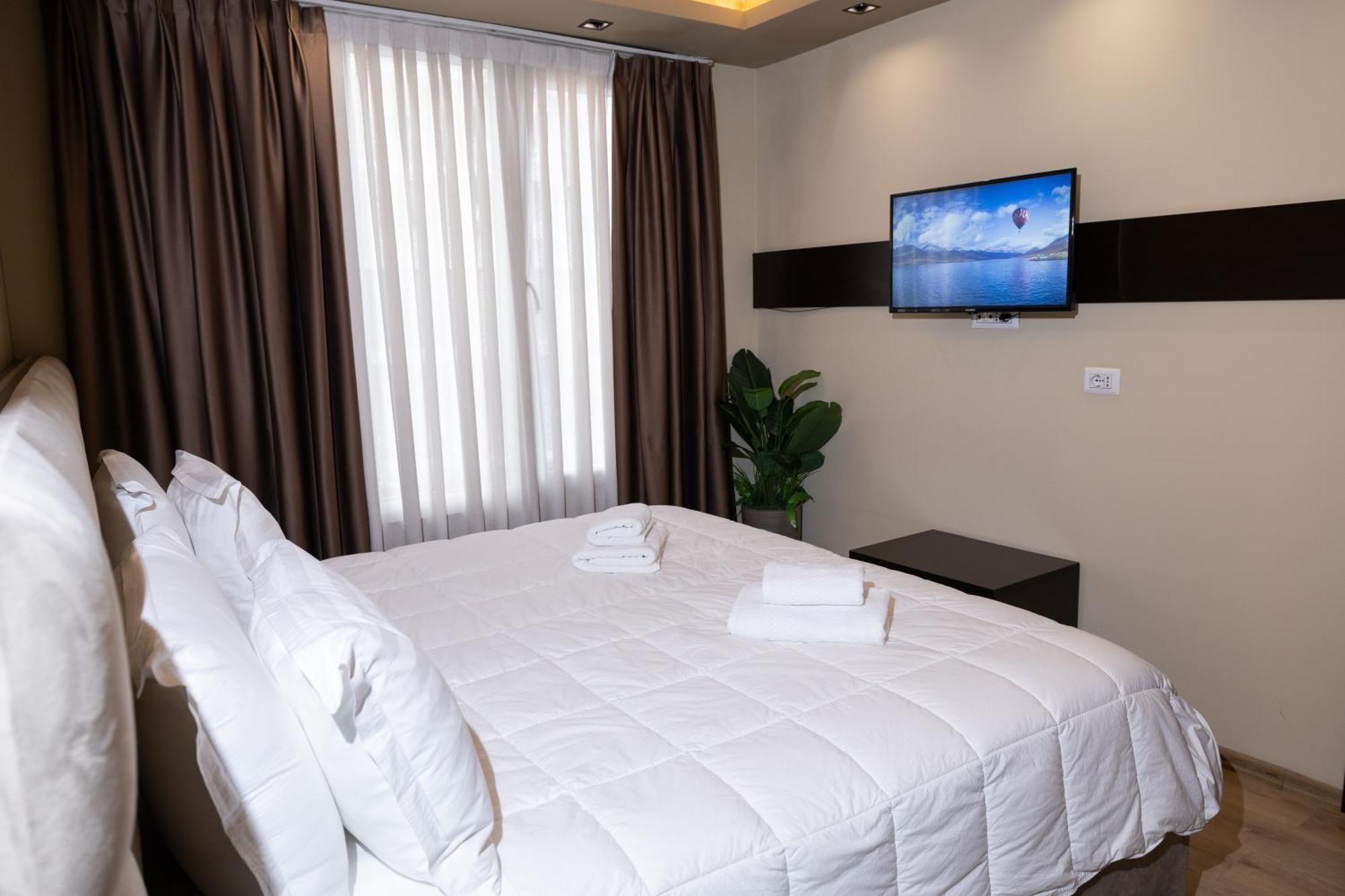 4R Colombo Hotel Τίρανα Εξωτερικό φωτογραφία