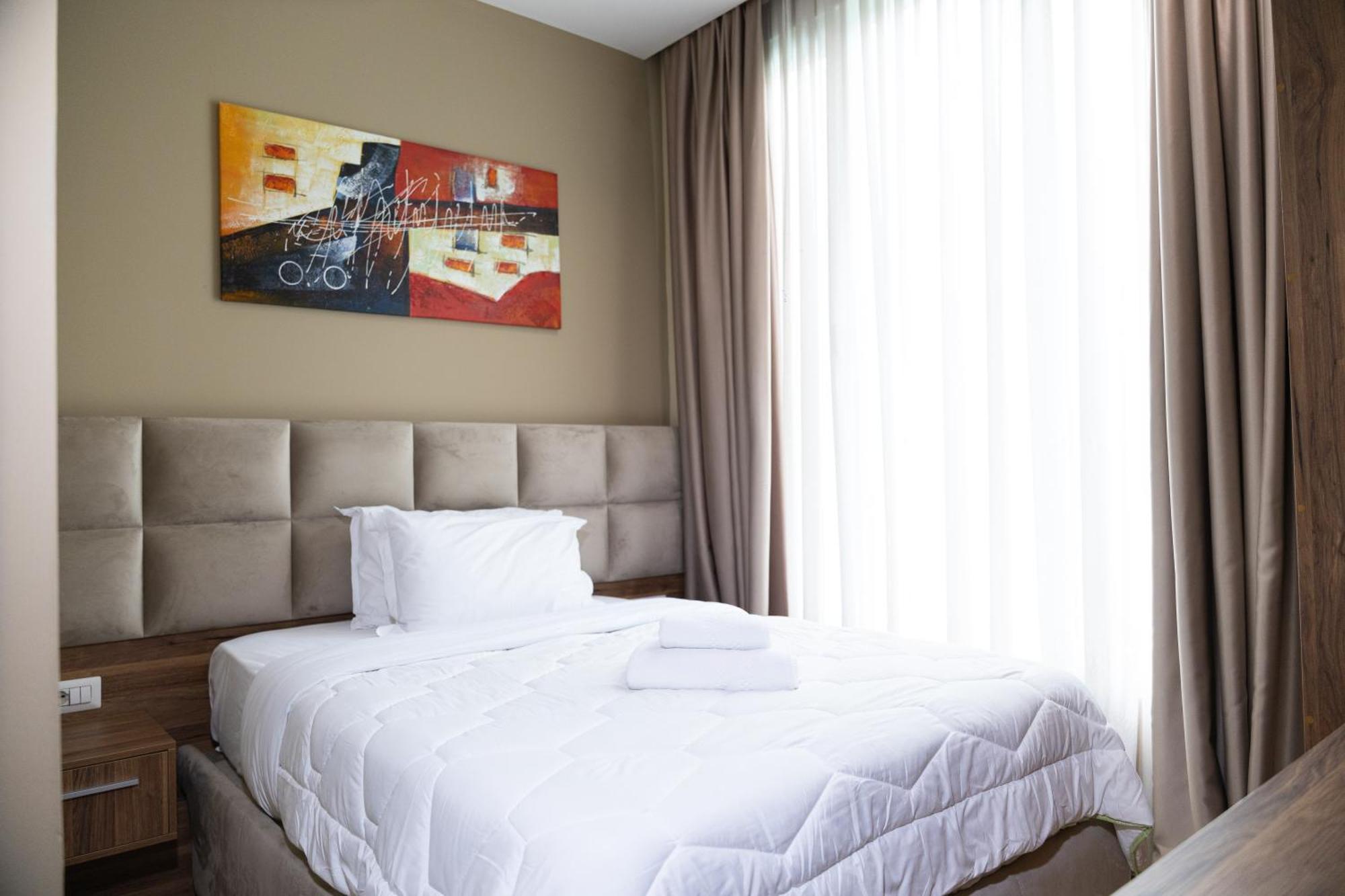 4R Colombo Hotel Τίρανα Εξωτερικό φωτογραφία