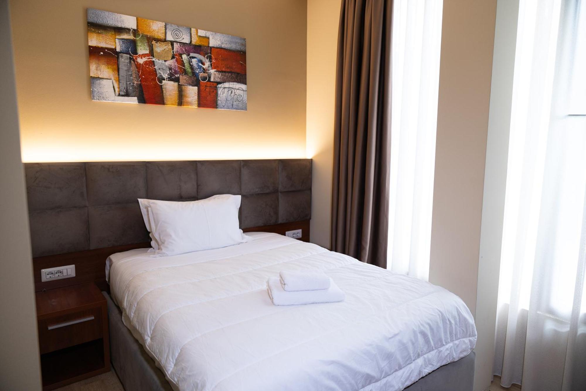 4R Colombo Hotel Τίρανα Εξωτερικό φωτογραφία