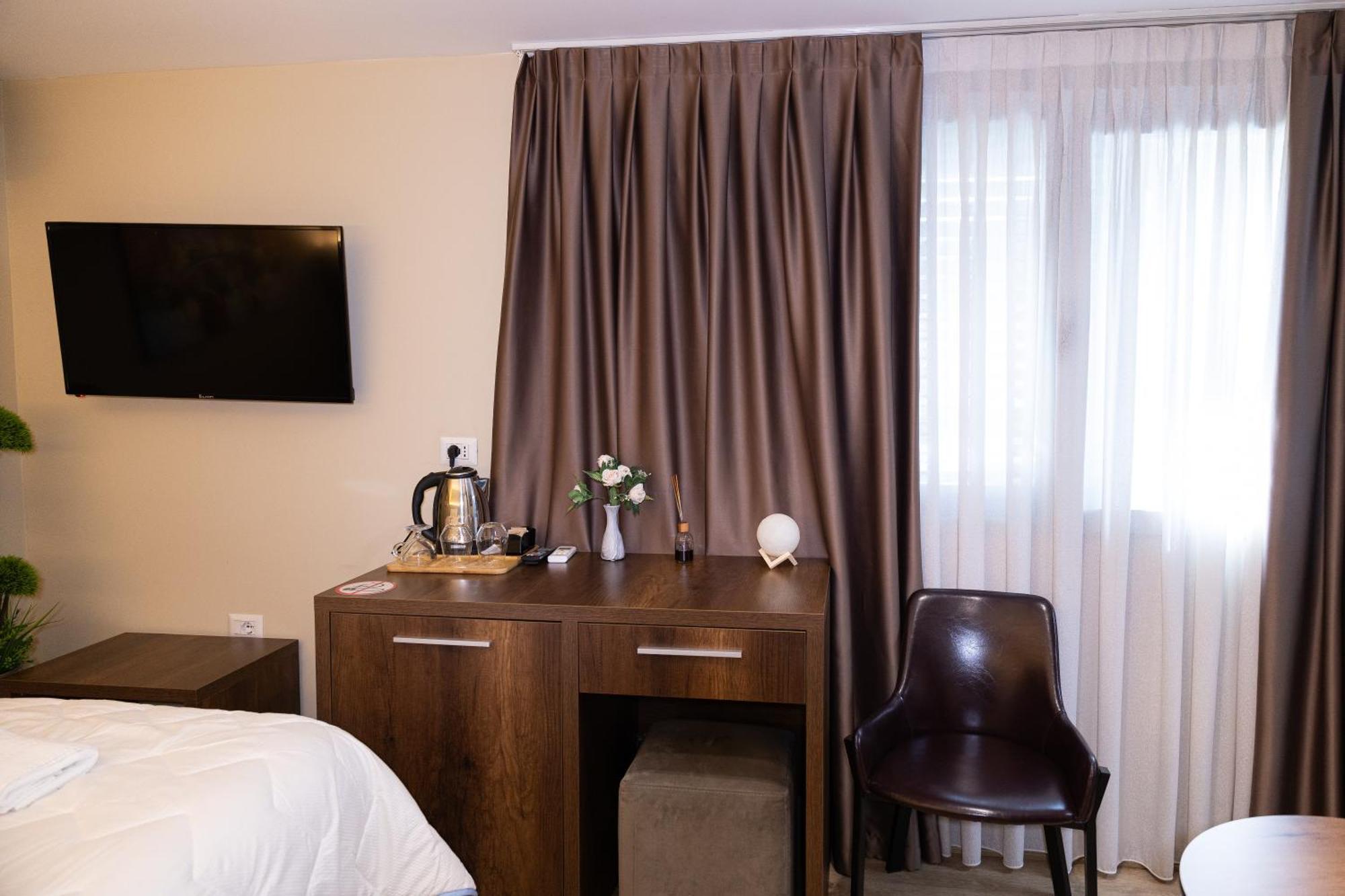 4R Colombo Hotel Τίρανα Εξωτερικό φωτογραφία
